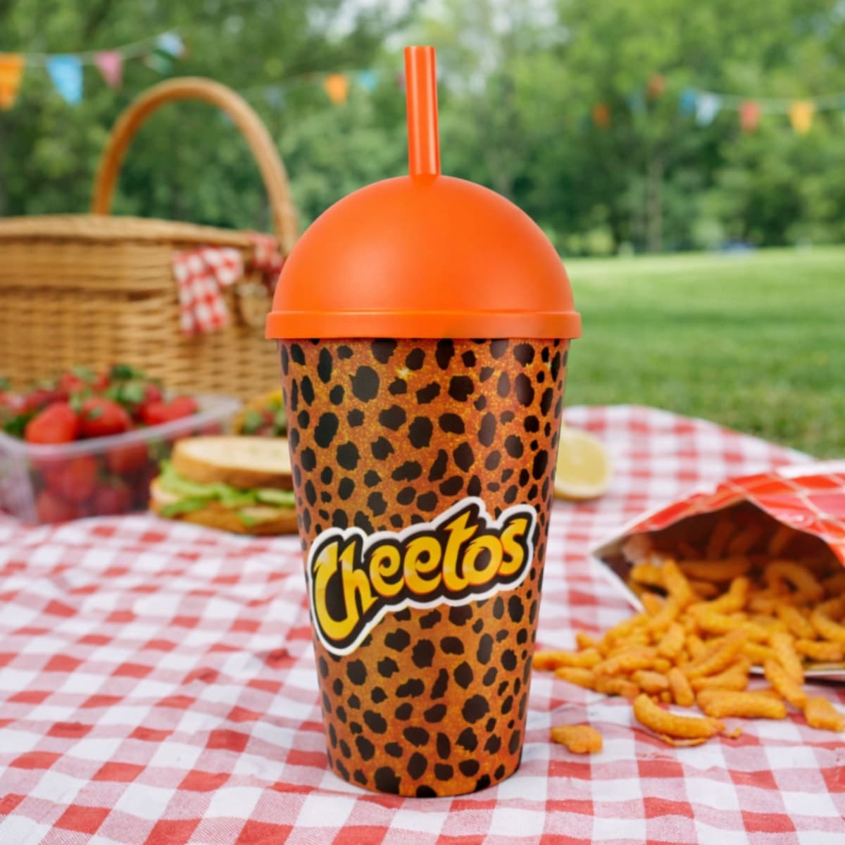 Copo Plástico 450ml com Tampa e Canudo Personalizado - segunda imagem